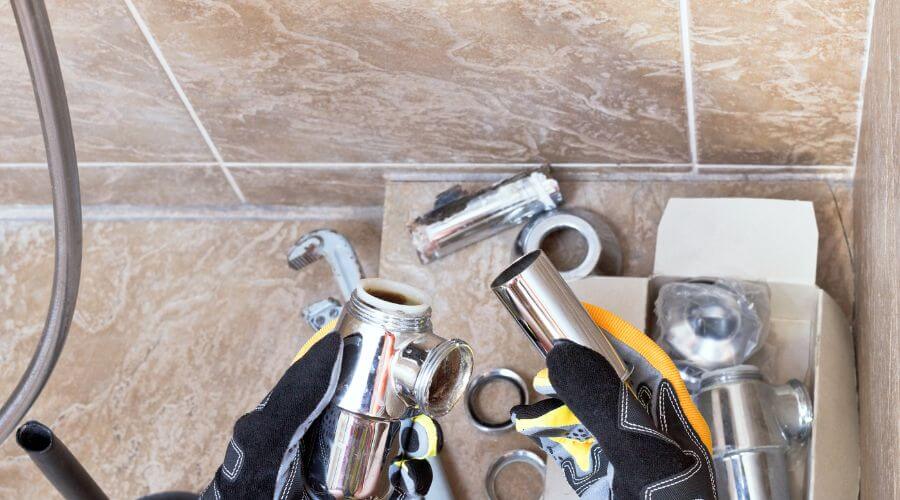Professional gutter cleaning in Dixon, IA